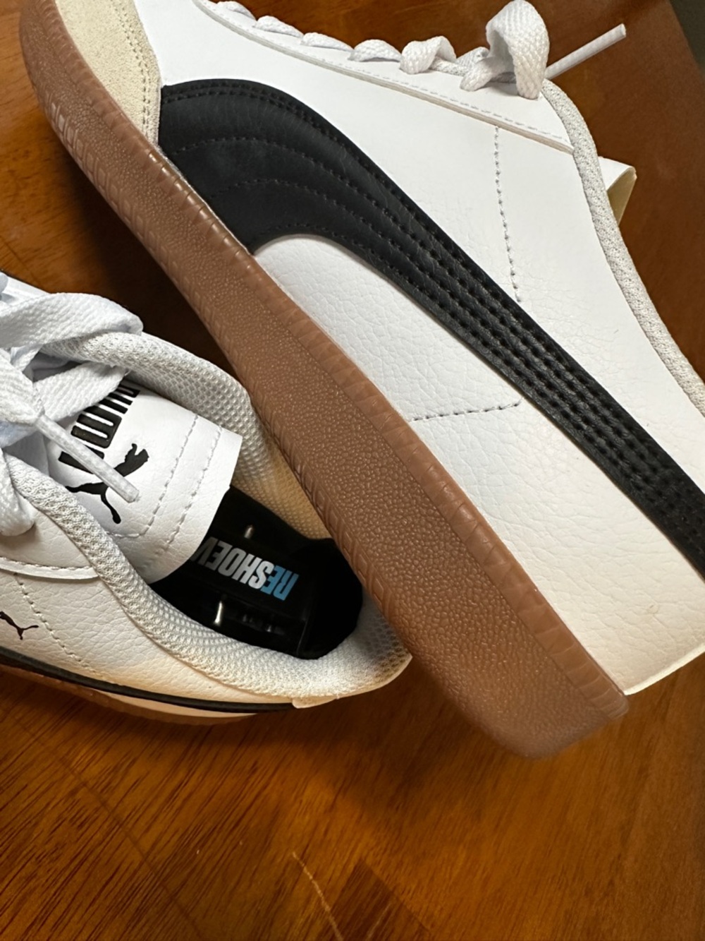 Puma White and Black Low-Top Sneakers with Gum Sole women’s size 8 - Picture 10 of 14